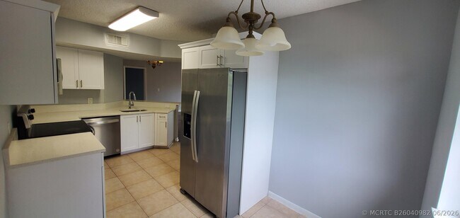 Building Photo - 9033 Wiles Rd