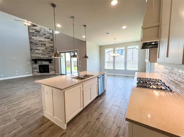 Building Photo - 2201 Essex Ct