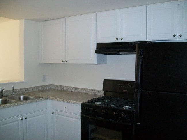 Building Photo - 3521 Bolling Rd