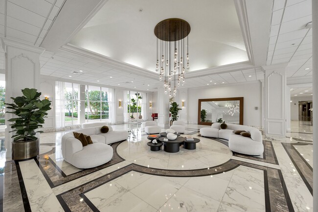 Building Photo - 5600 Collins Ave