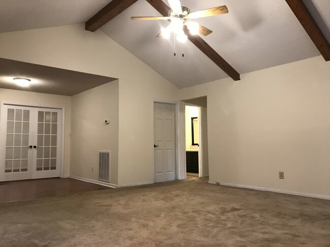 Living Room - 4448 Huntington Dr