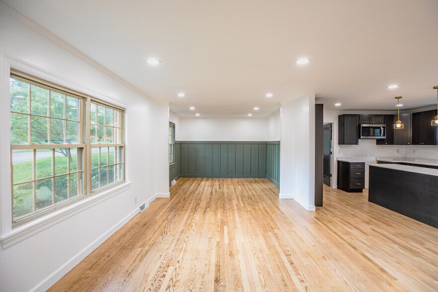 Building Photo - 200 Sewanee Cir
