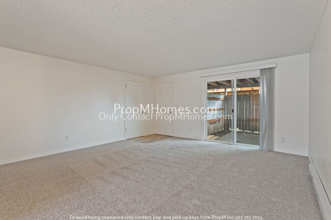 Building Photo - Enjoy the Cedar Hills Lifestyle in this Th...