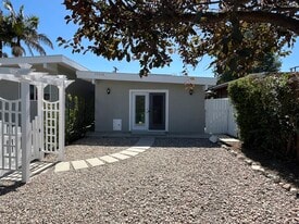 Building Photo - 15228 Valleyheart Dr