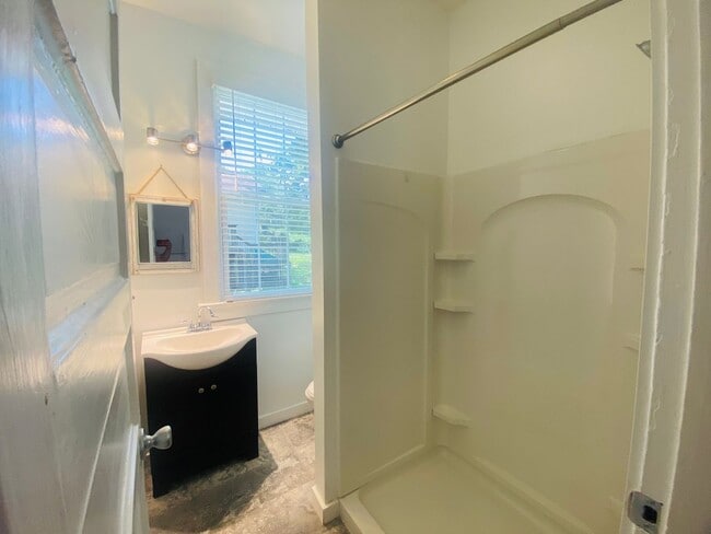 Building Photo - Old Shandon