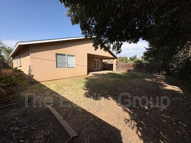 Building Photo - 1747 W Connelly Ave