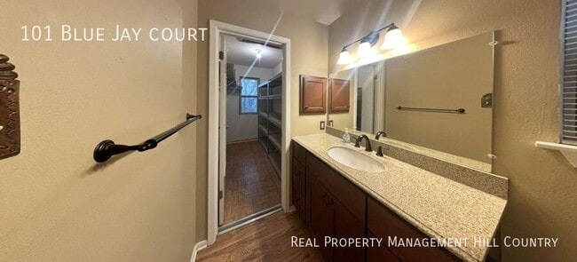 Building Photo - 101 Blue Jay Ct