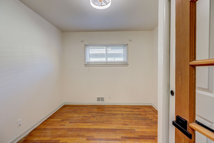 Building Photo - 2327 Fulton St