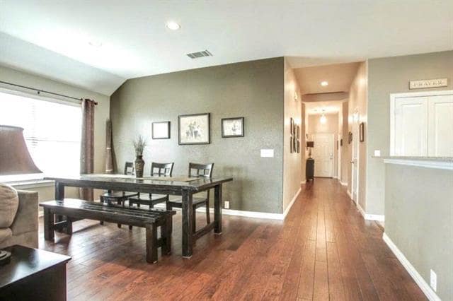 Building Photo - 216 Cliffbrook Dr
