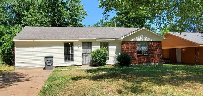 Primary Photo - 4678 Royal Ridge Dr