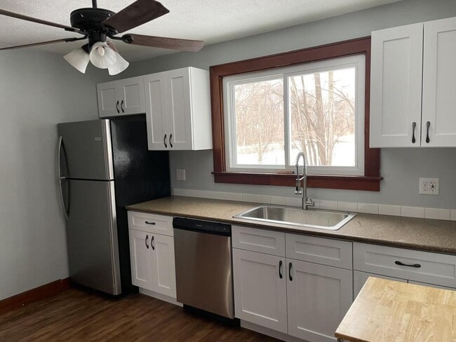 Building Photo - 7927 Red Arrow Hwy