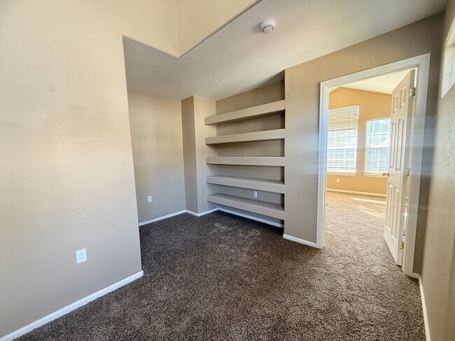 Building Photo - $O DEPOSIT OPTION. SPACIOUS 3-BEDROOM TOWNHOUSE IN KENSINGTON TOWNHOMES