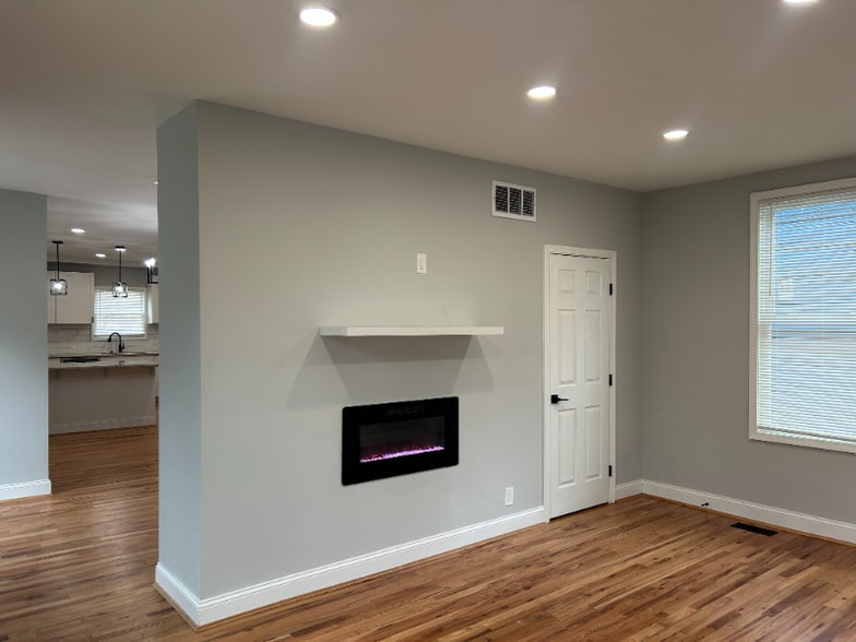 Building Photo - 127 Meridian St