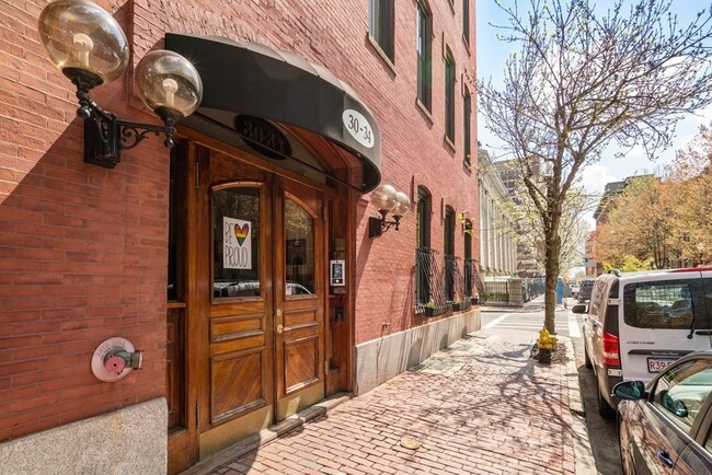 Building Photo - 30 E Concord St