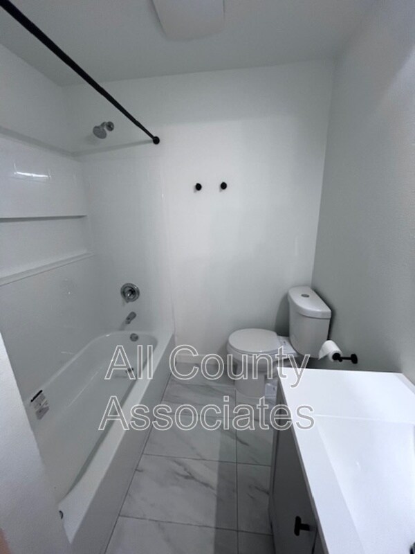 Building Photo - 2273 Norman Dr