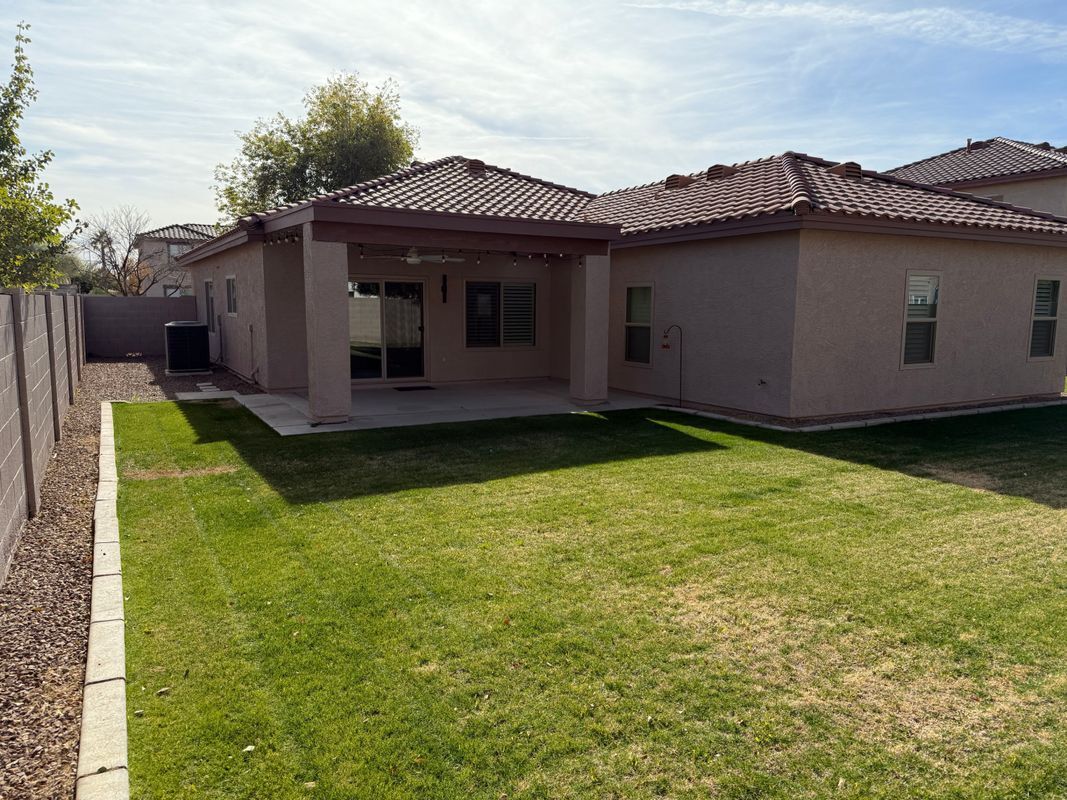 Building Photo - 2140 E Remington Pl