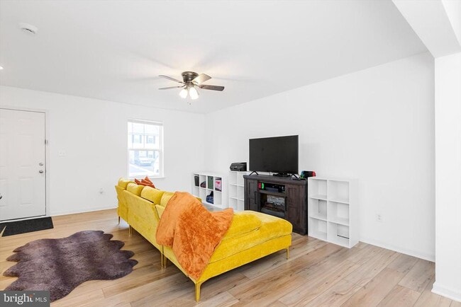 Building Photo - 18 Needle Ct