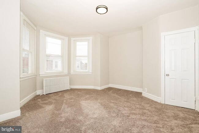 Building Photo - 5627 Hadfield St