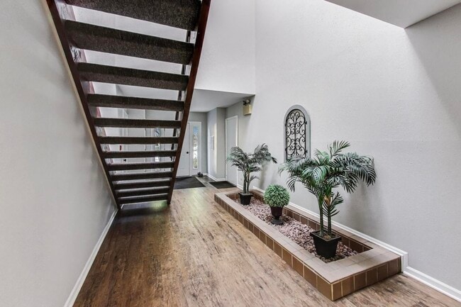 Building Photo - 534 River Front Cir