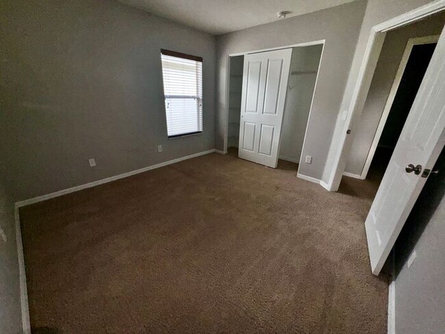 Building Photo - 3 bedroom 2.5 bath Waterford Trails Home w...