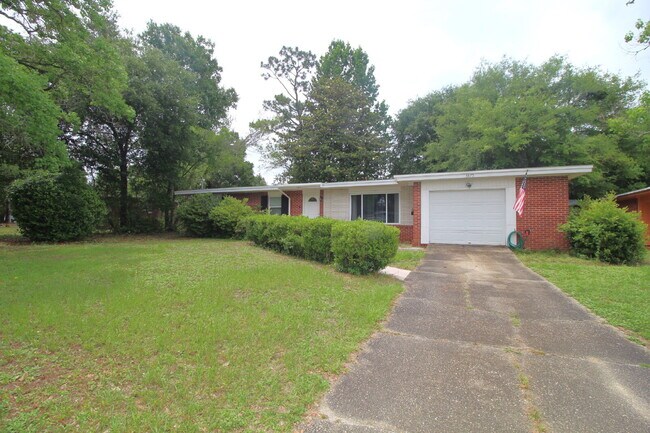 Building Photo - 3BR Home Near Belvedere Park with Bonus Flex Space, Garage & Convenient Access to Shopping, Schoo...