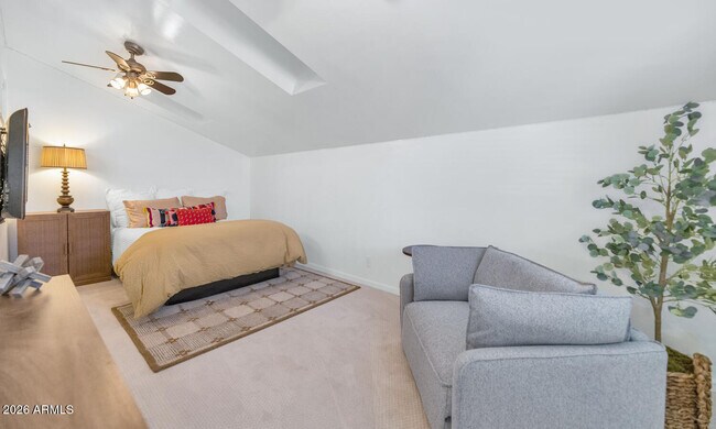 Building Photo - 6198 N 28th Pl