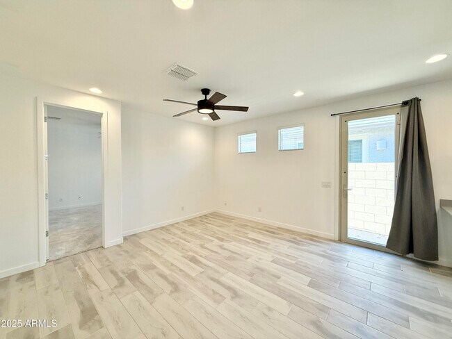 Building Photo - 3266 E Wild Dr