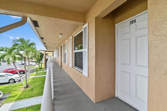 Building Photo - 1051 Orange Terrace