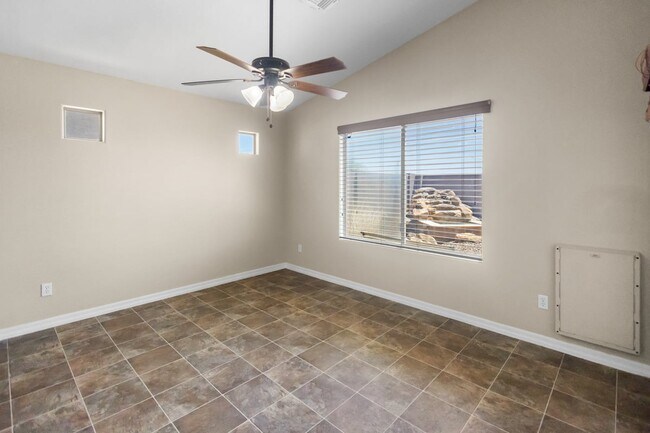 Building Photo - Buckeye Home