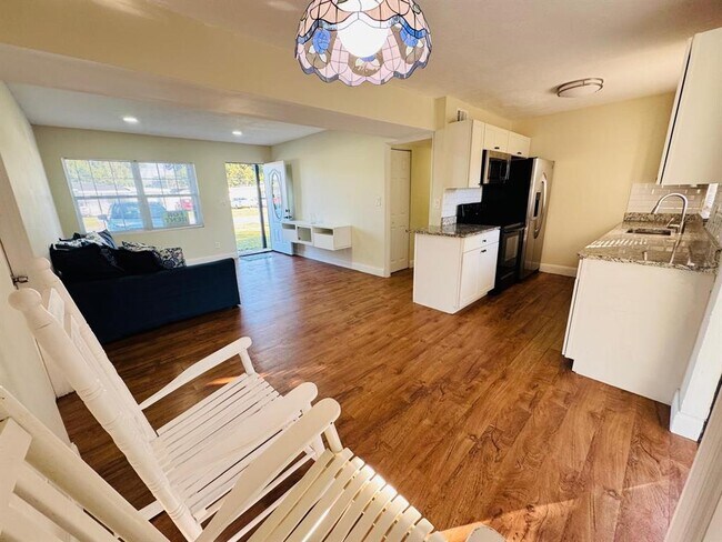 Building Photo - 7024 Moderna Way