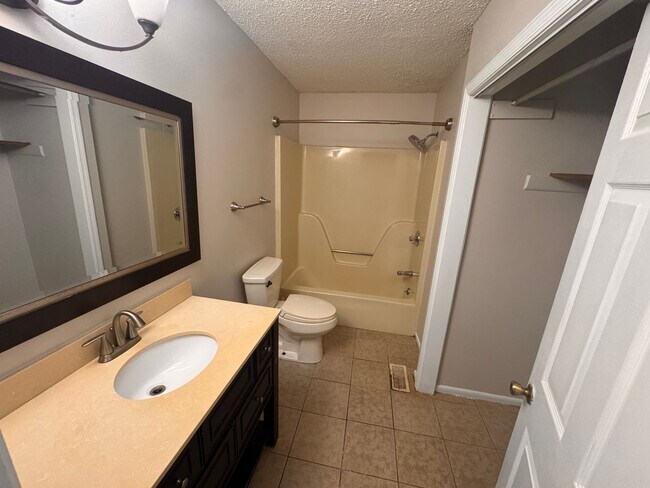 Building Photo - 375 Buck Island Dr
