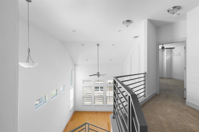 Building Photo - 7208 Bertram Ct