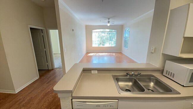 Building Photo - Beautiful 2 Bedroom 2 bath condo for Rent ...