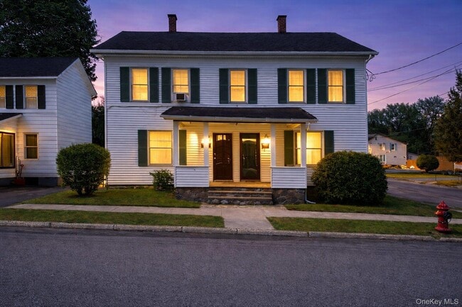 Building Photo - 24 Bennett St