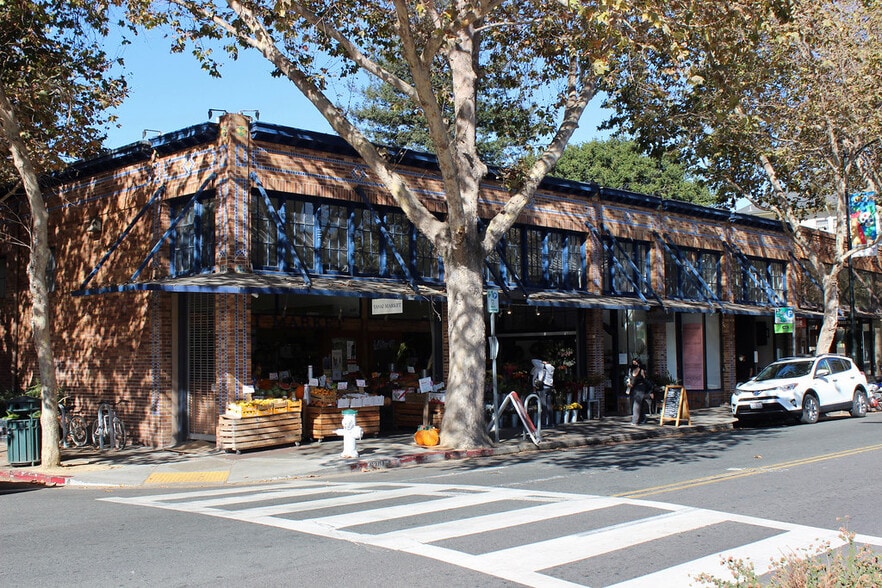 Building Photo - 692 62nd St