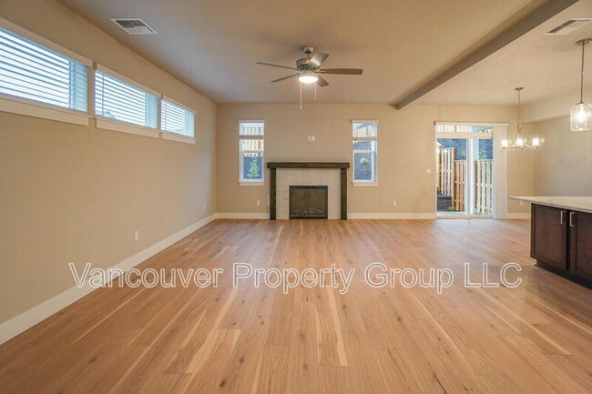 Building Photo - 2215 E Badger Wy