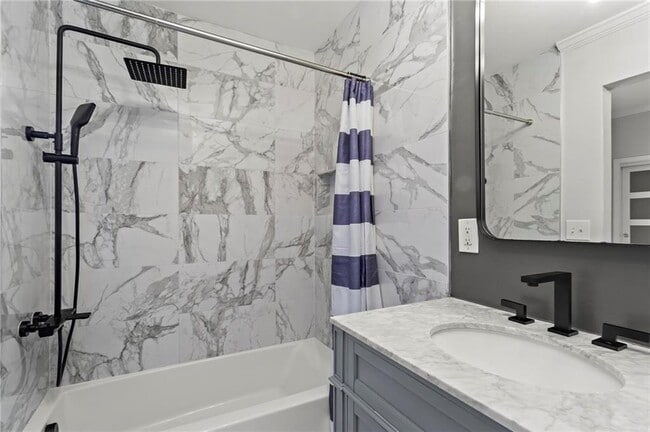 Building Photo - 520 Angier Ave NE