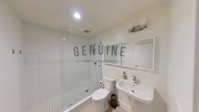 Building Photo - Coming Soon: Beautifully Furnished 3Bd 3.5Ba Condo in Costa Mesa