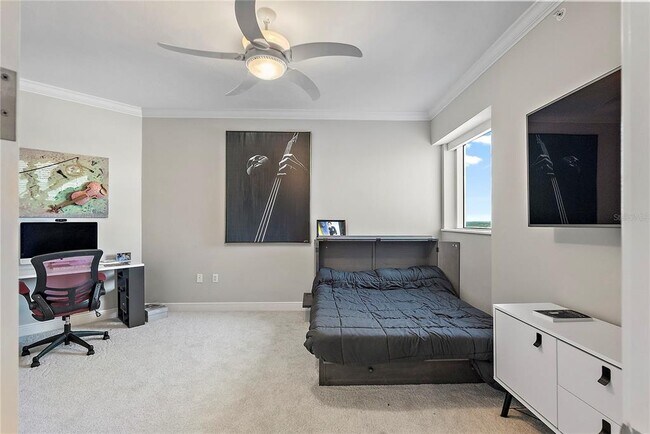 Building Photo - 400 Beach Dr NE