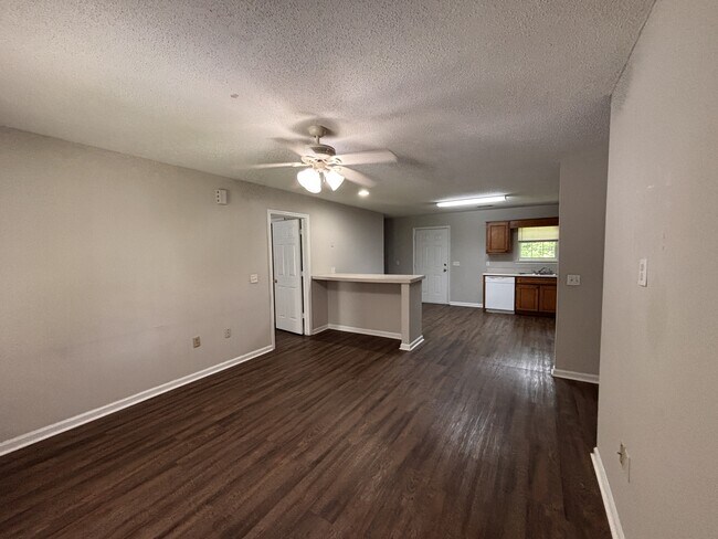 Building Photo - 201 Maderia Ct