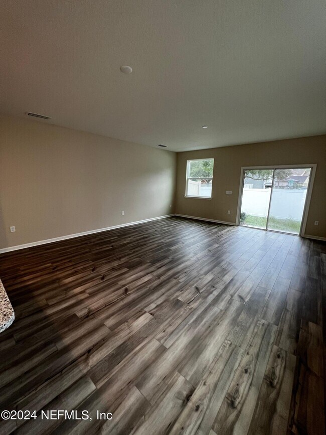 Building Photo - 11804 Beardgrass Wy