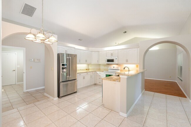 Building Photo - Great Location In NE Palm Bay!