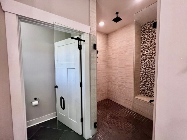 Building Photo - Gorgeous Home on Walkers Ferry Lane in The...