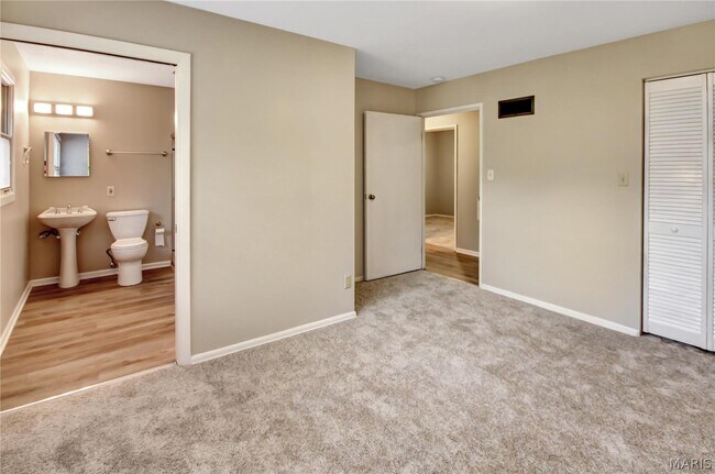 Building Photo - 3 Pem Rd