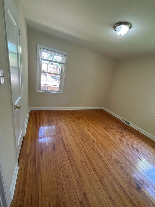 Building Photo - 717 Crater St