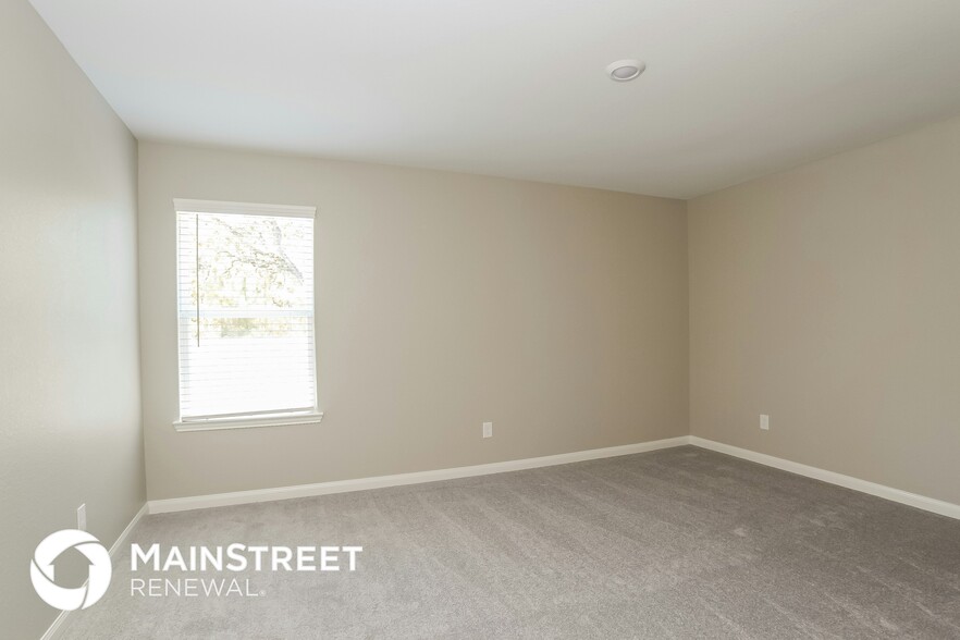 Building Photo - 23051 Bellini Dr