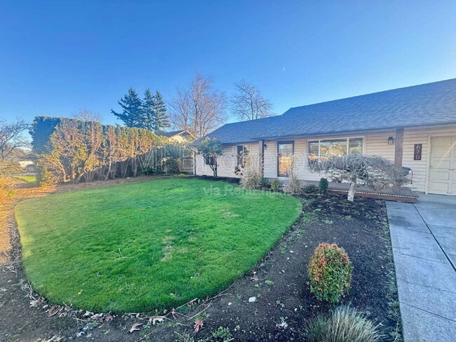 Building Photo - 670 NE 22nd St