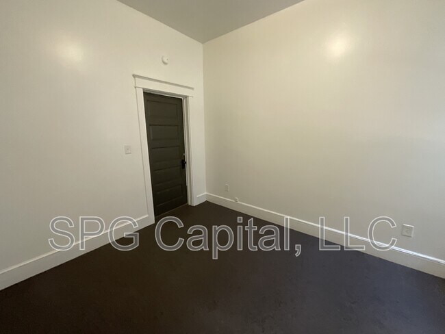 Building Photo - 51 Chambersburg St