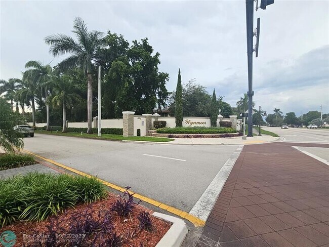 Building Photo - 2703 Nassau Bend