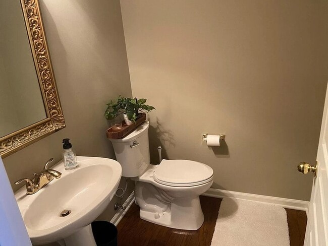 Building Photo - 300 Founders Pointe Blvd